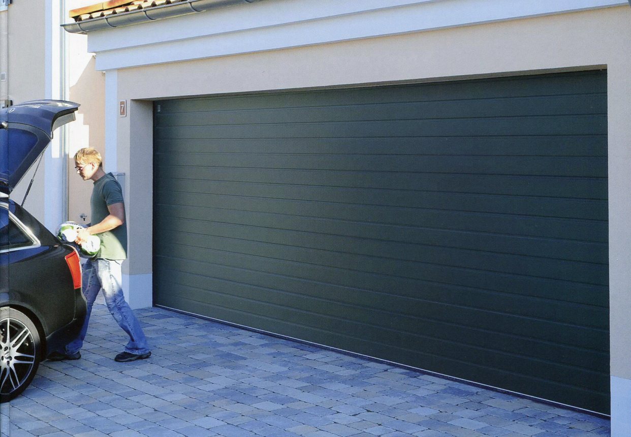 Carteck Standard Rib insulated sectional garage door In Anthracite Grey